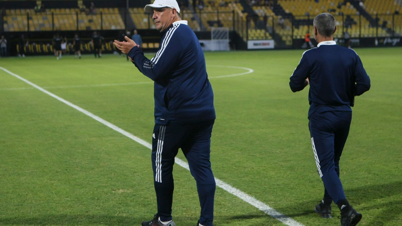 Μπούργος: «Βελτιωνόμαστε, κρατάω μόνο τη νίκη»