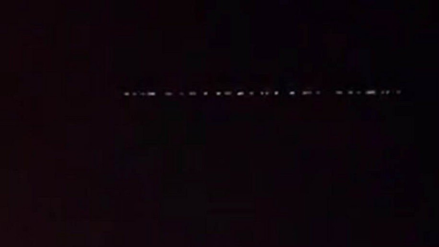 Παράξενες φωτεινές κουκίδες στον ουρανό των Κυκλάδων- Περί τίνος πρόκειται; (vid)