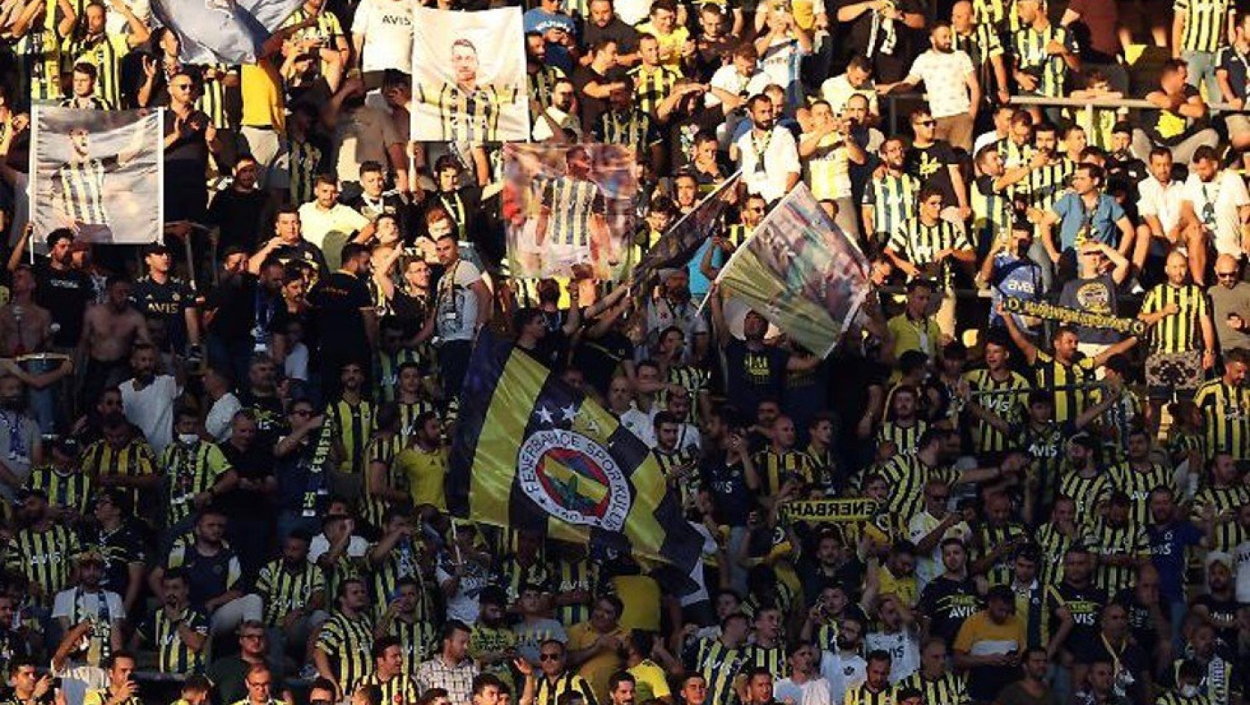 Σκηνές ντροπής στο Φενέρ-Ντιναμό Κιέβου: Φώναζαν ρυθμικά «Βλαντιμιρ Πούτιν» οι Τούρκοι