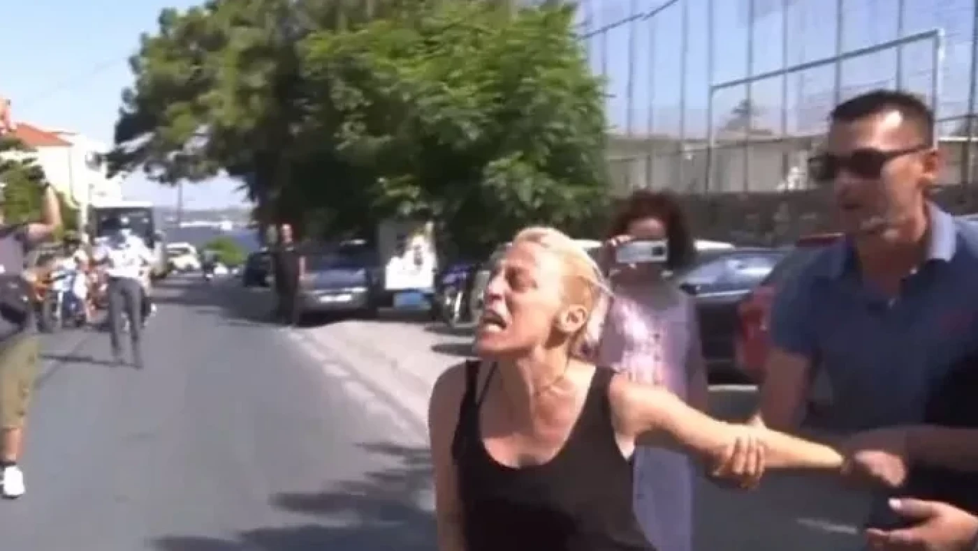 Ξεσπά η μητέρα της 14χρονης που βιάστηκε: «Τι σου έκανε το μωρό μου παιδεραστή;»