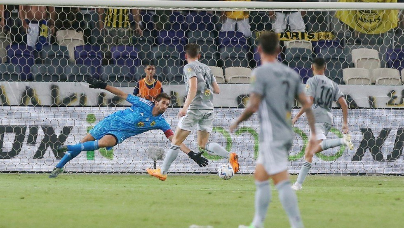 Αδράνεια της άμυνας, γκολ για τη Μακάμπι με Γιοβάνοβιτς