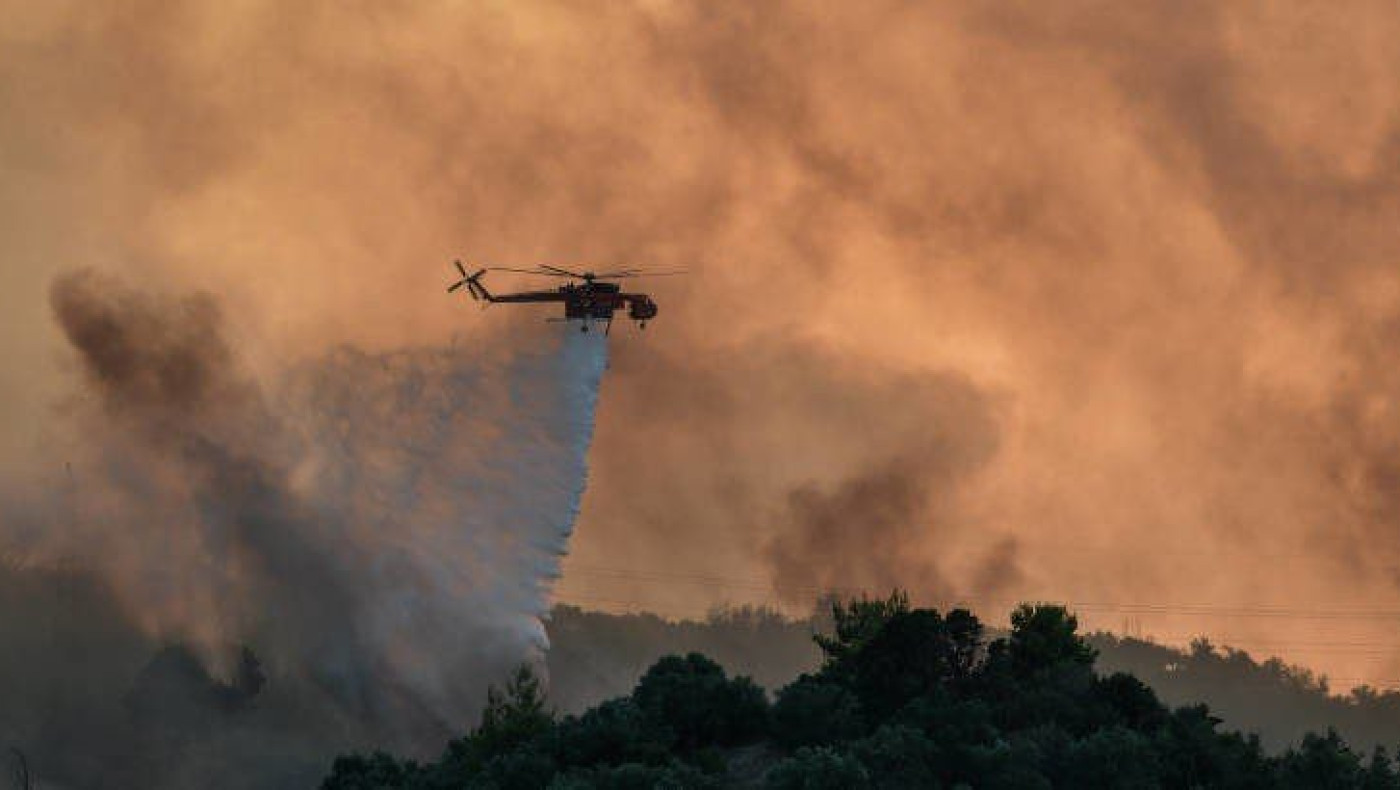 Άγιο Όρος: Συνεχίζεται η μάχη με τις φλόγες