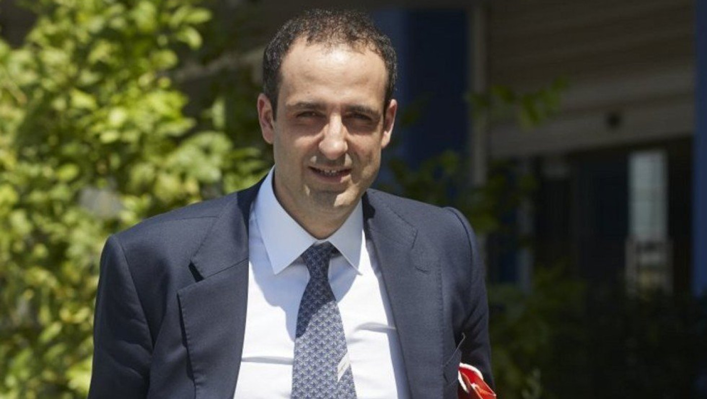 «Σεισμός» στην κυβέρνηση στη σκιά των παρακολουθήσεων: Παραιτήθηκαν ο Γ.Γ. του Πρωθυπουργού και ο διοικητής της ΕΥΠ