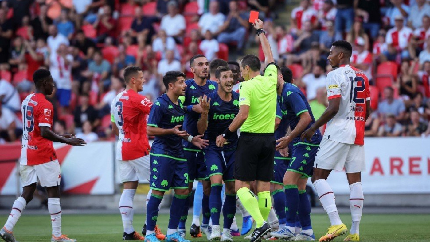 Ήττα στην Τσεχία για τον Παναθηναϊκό με παράπονα για τη διαιτησία