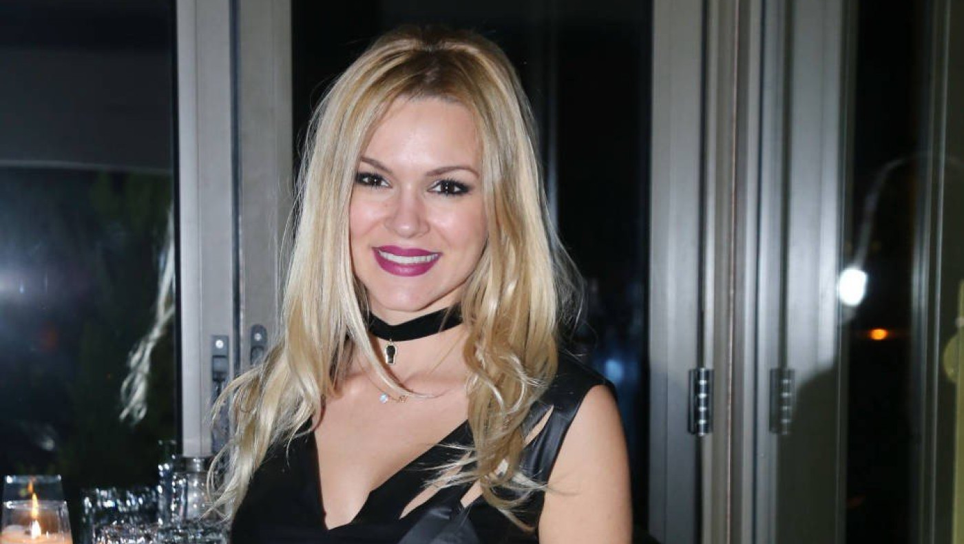 Βίκυ Κάβουρα: Έβαλε «μπουρλότο» στη Θεσσαλονίκη με το σέξι κορμί της