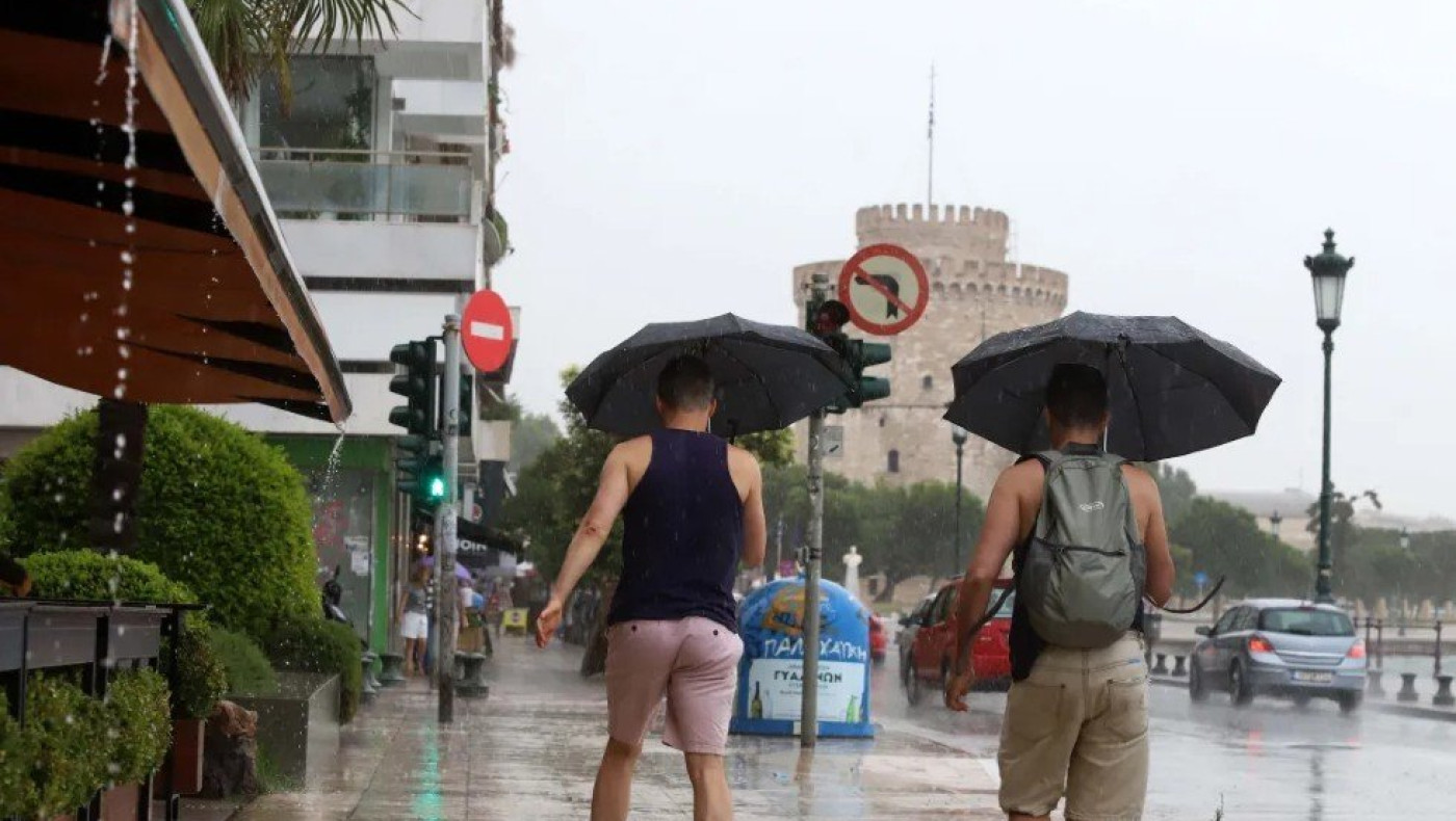 Κακοκαιρία: Έπεσαν 50.000 κεραυνοί – Επιμένει η «ψυχρή λίμνη»