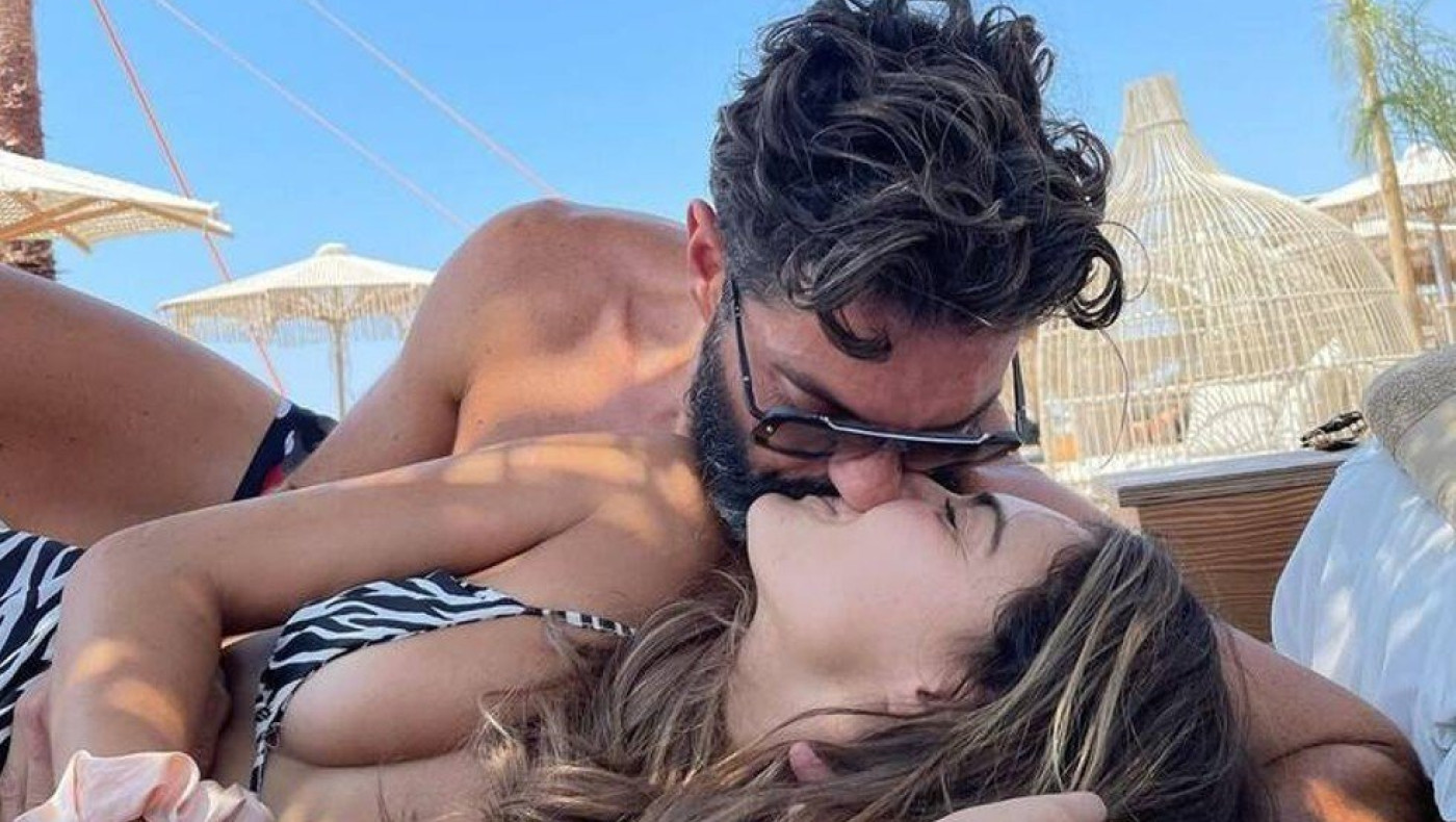 Ερωτικά παιχνίδια σε... δημόσια θέα για Ανδριώτου - Μαρτίκα!