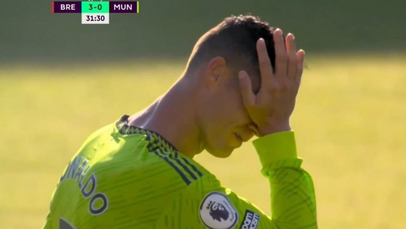 Η Γιουνάιτεντ δέχθηκε 4 γκολ σε ένα ημίχρονο από τη Μπρέντφορντ!