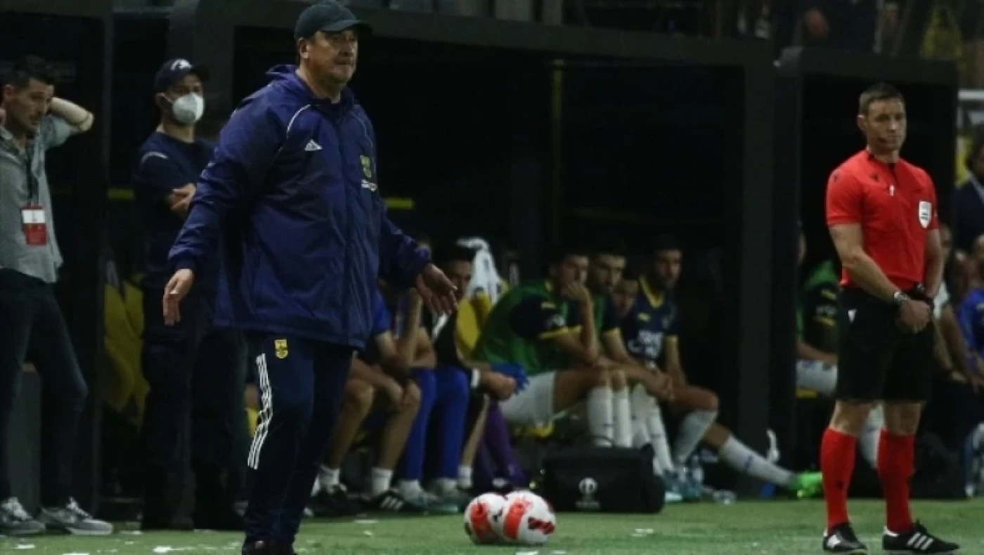 Μπούργος: «Δεν θα κοιμηθώ το βράδυ, νιώθω περήφανος για τους παίκτες μου»