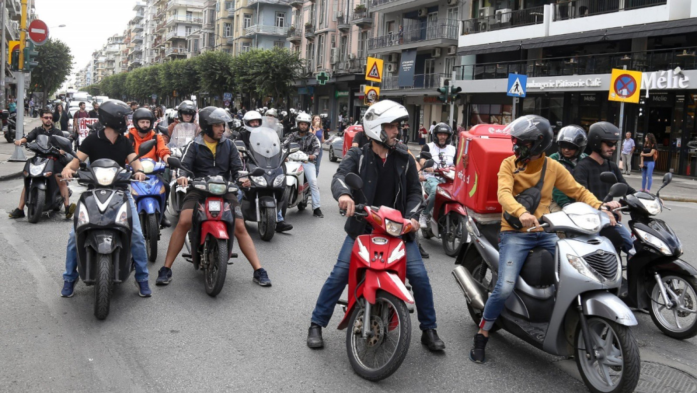 Θεσσαλονίκη: Πορεία διανομέων με μηχανές στο κέντρο της πόλης