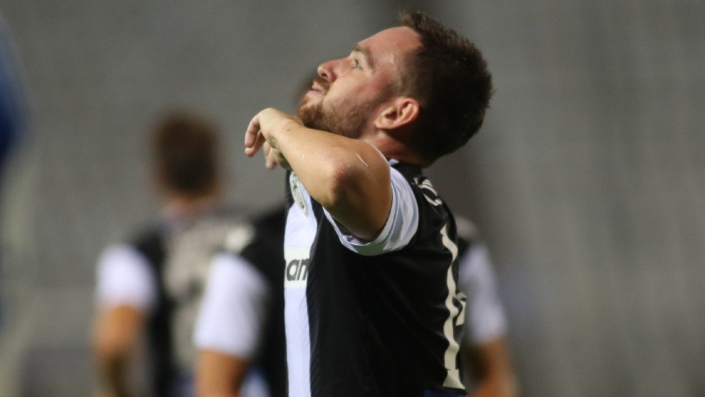 Στιγμές χαλάρωσης με την κούκλα κοπέλα του για τον Αντρίγια Ζίφκοβιτς (Pic)