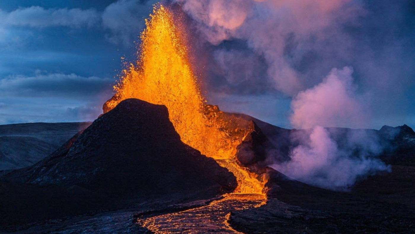 «Είναι θέμα χρόνου να σκάσει το ηφαίστειο στη Σαντορίνη»
