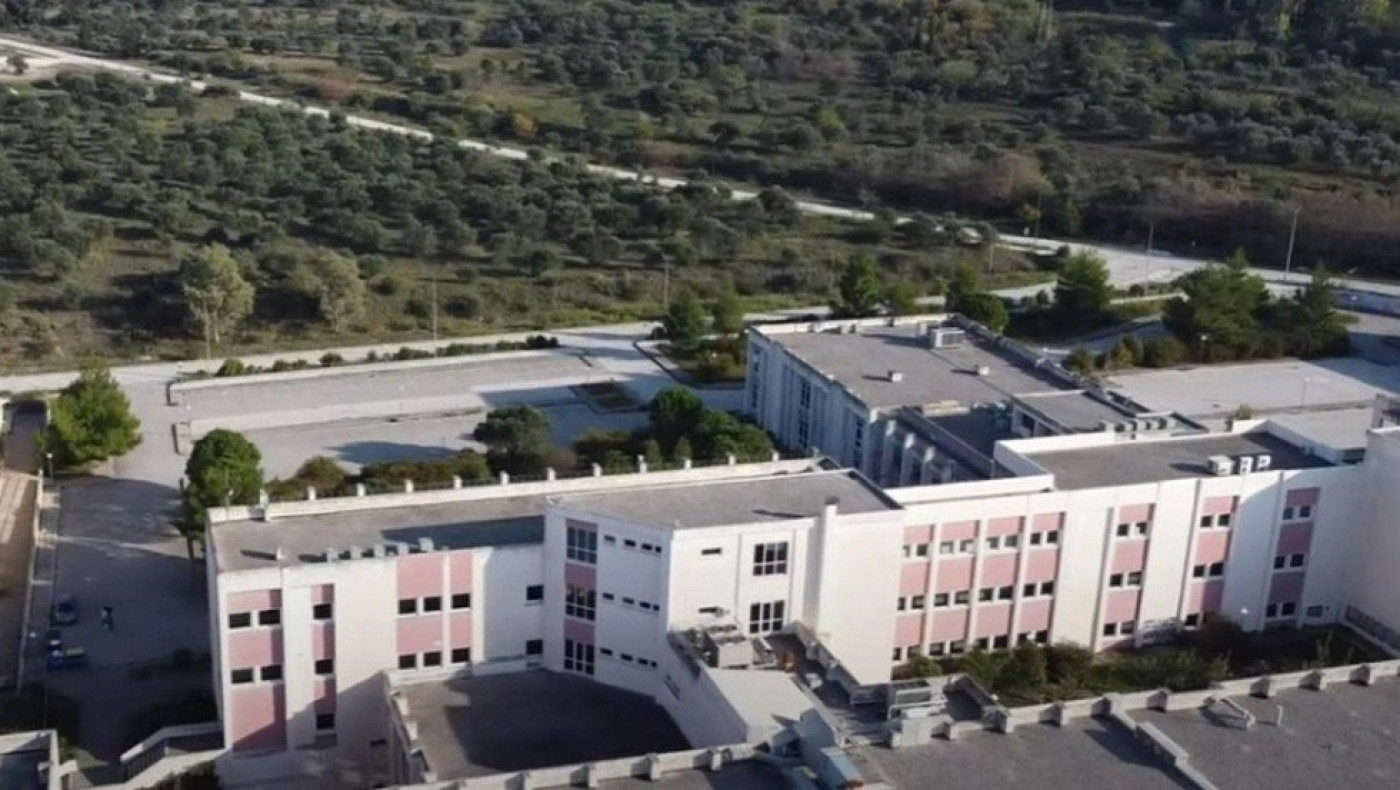 Έκρυψαν τη μητέρα τους για να τη σώσουν από τον πατέρα τους