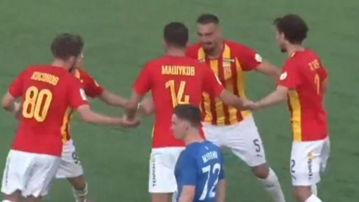 Η Αλάνια της Ρωσίας παραδίδει μαθήματα... κομπίνας σε κόρνερ