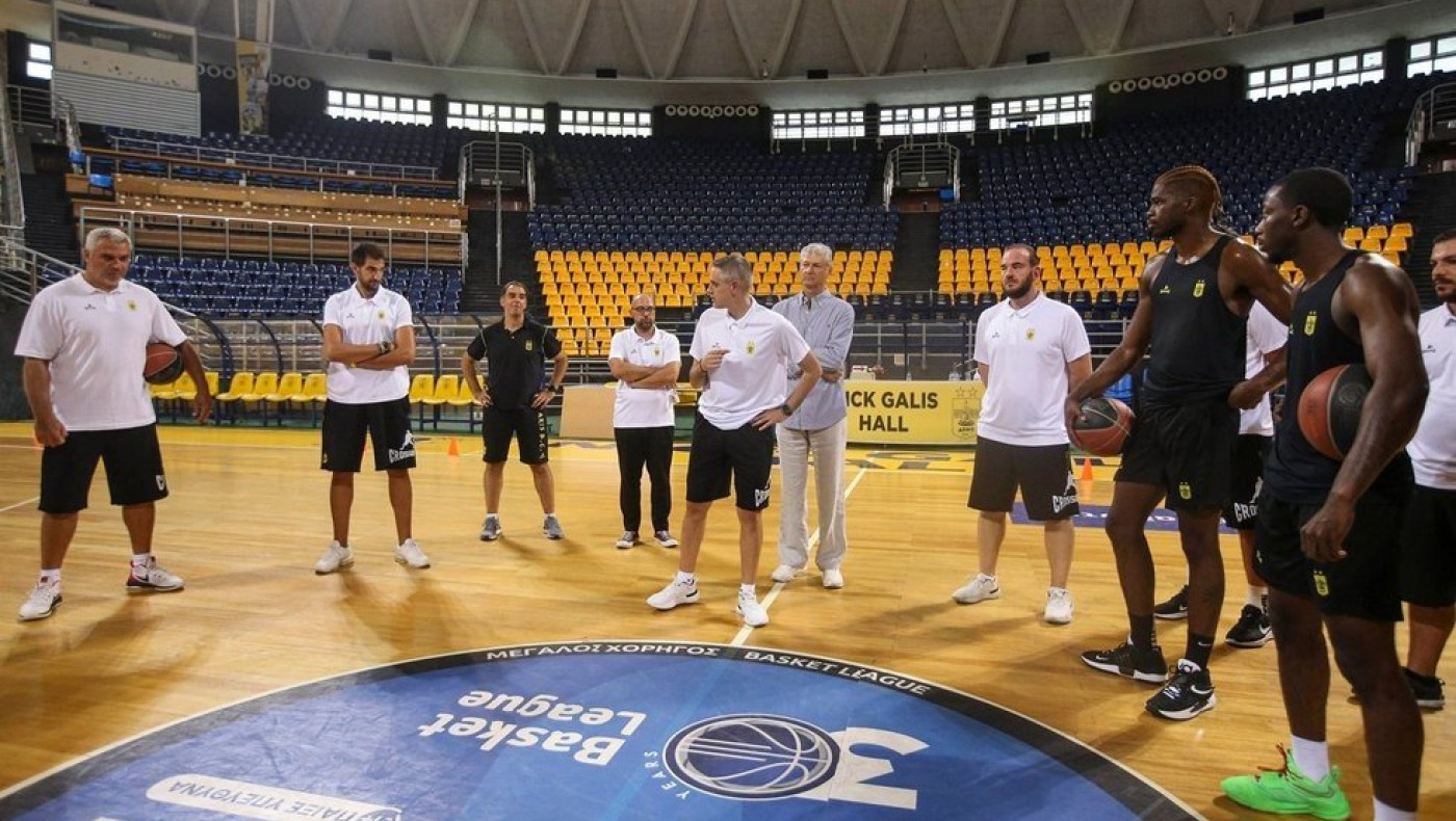 Στο παρκέ ο Άρης με 11 παίκτες, Σιγάλα και Καραποστόλου