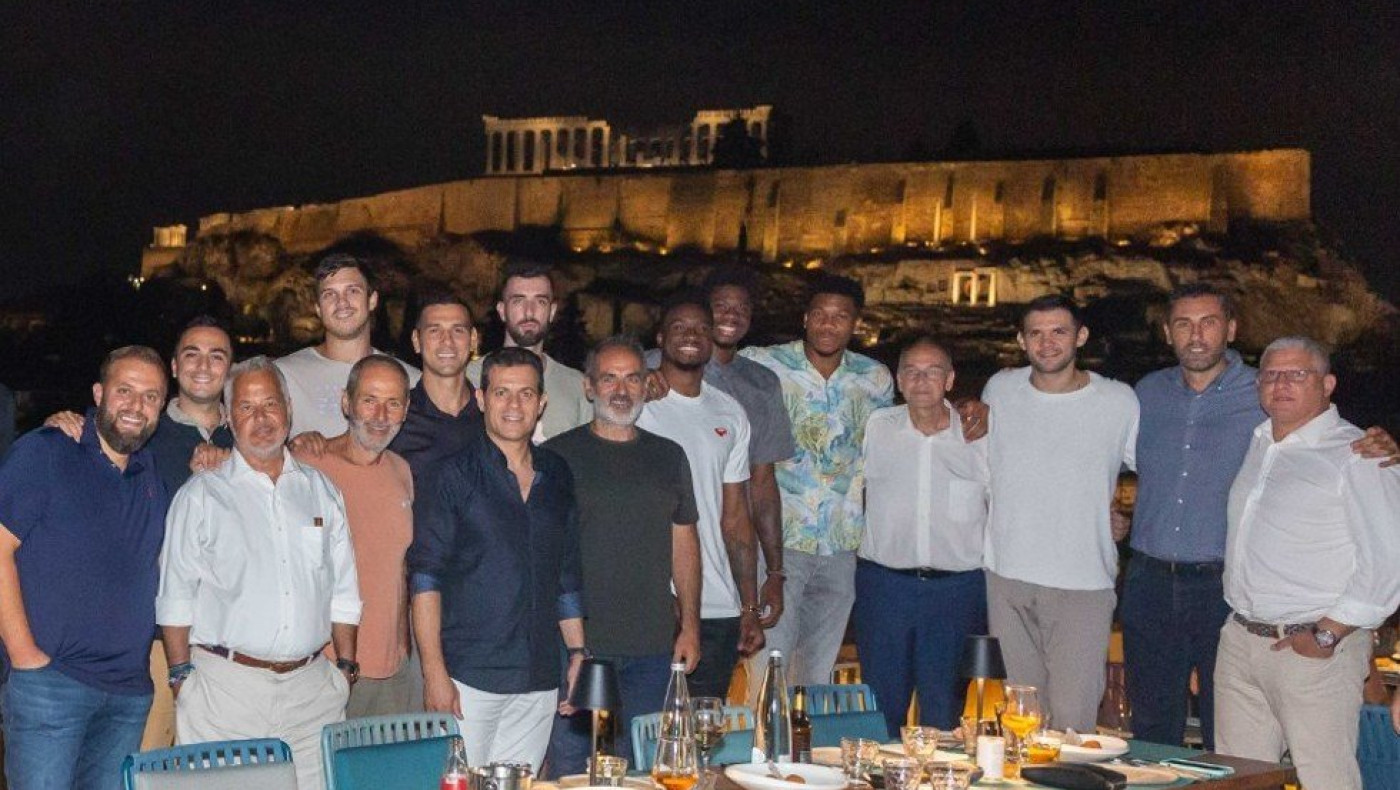 Εθνική Ελλάδος: Φαγοπότι με θέα την Ακρόπολη πριν τα επίσημα ματς