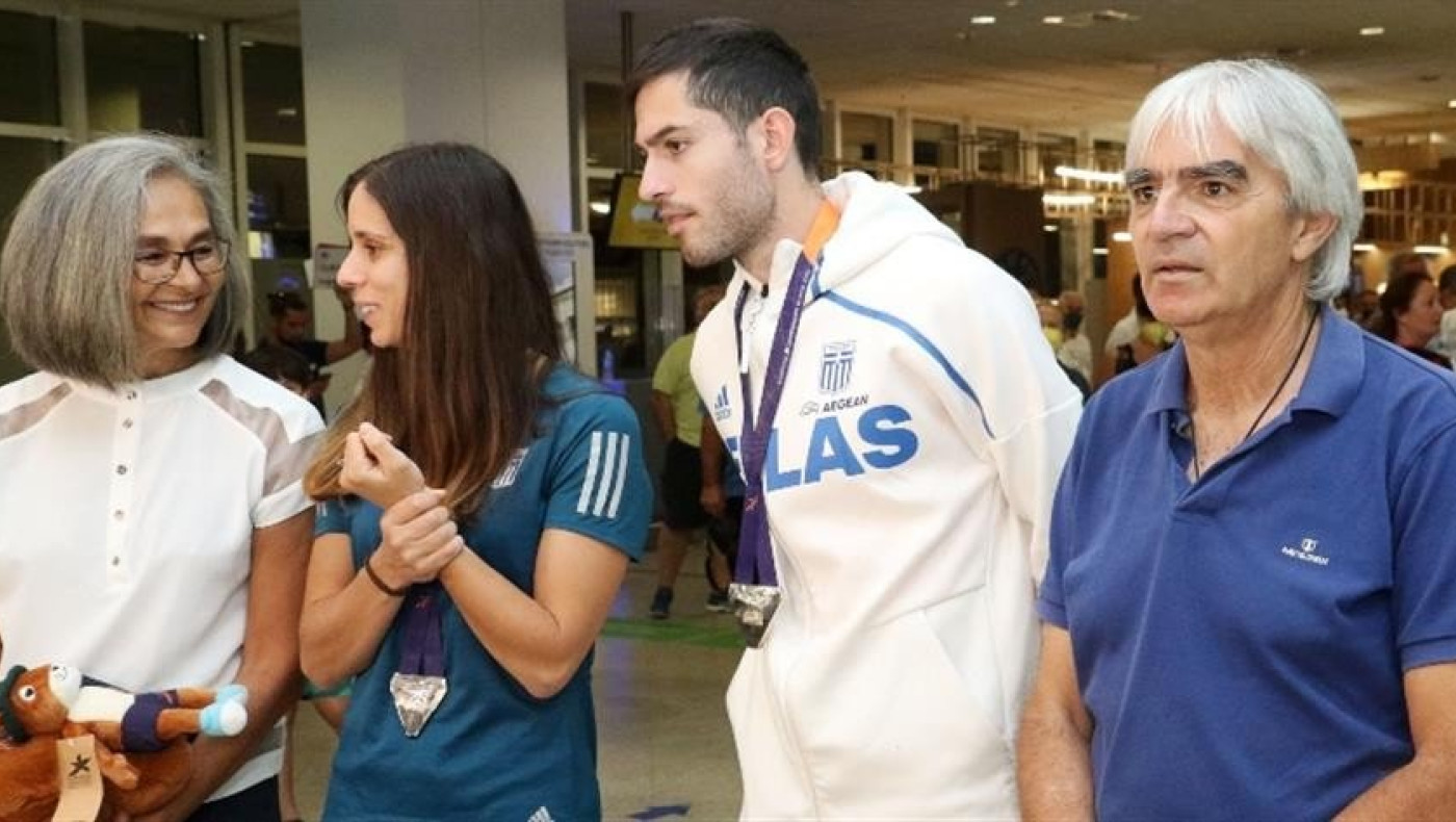 Τεντόγλου και Στεφανίδη πάτησαν Ελλάδα- Στο αεροδρόμιο με τα μετάλλια στο στήθος