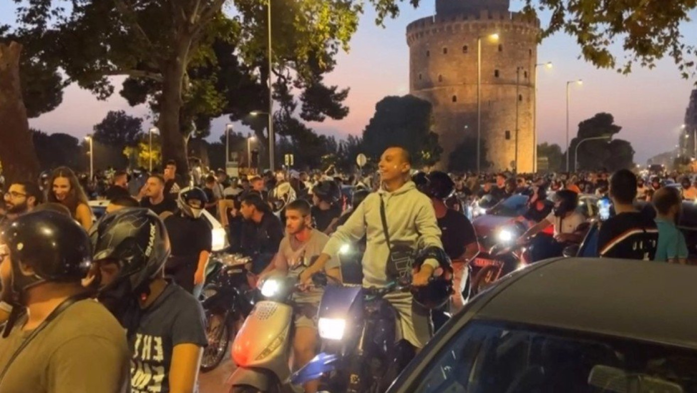 Γιατί εκατοντάδες μηχανάκια κατέκλυσαν το κέντρο της Θεσσαλονίκης