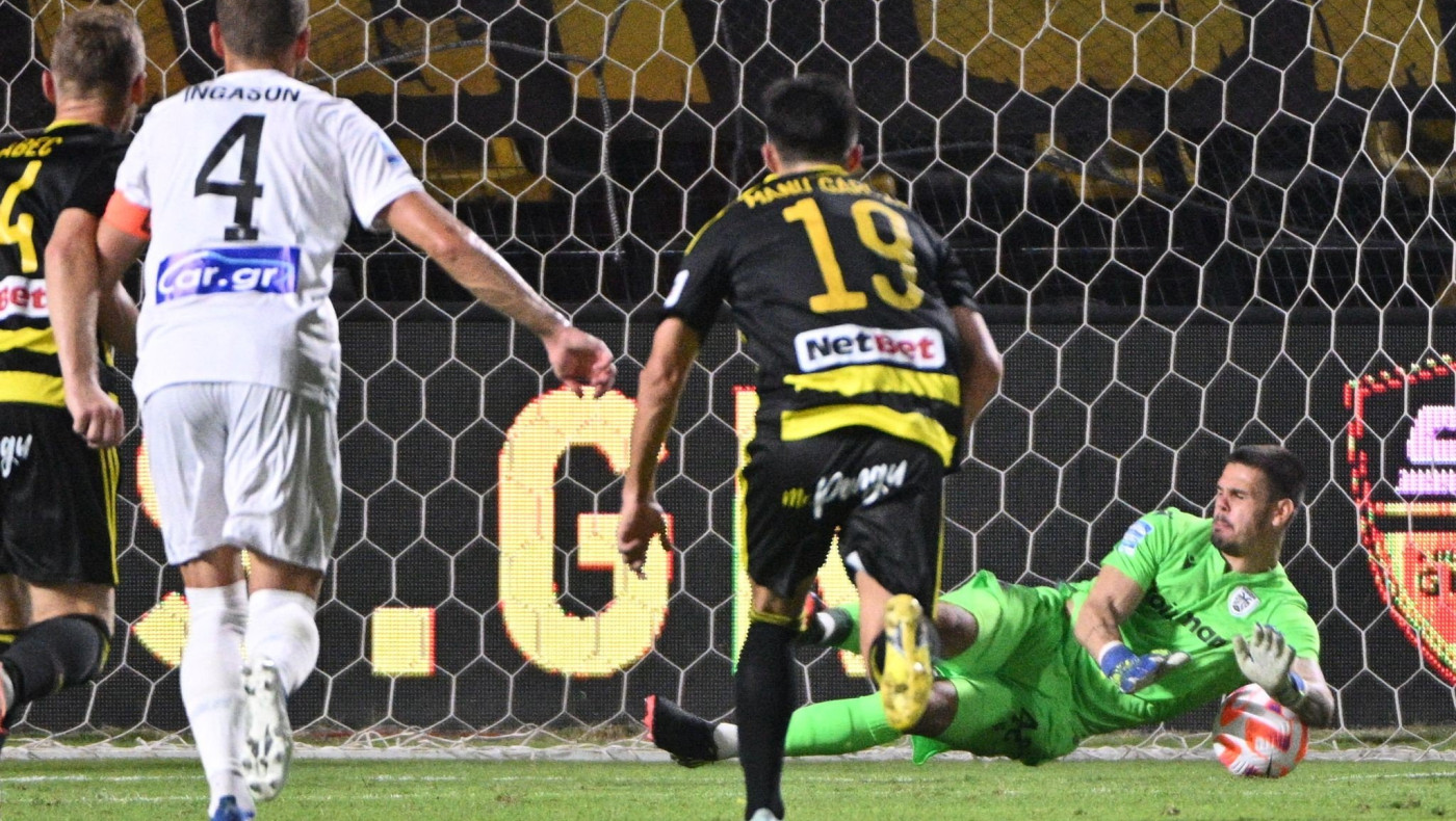 Πέναλτι κέρδισε ο Άρης, το έπιασε ο Κοτάρσκι