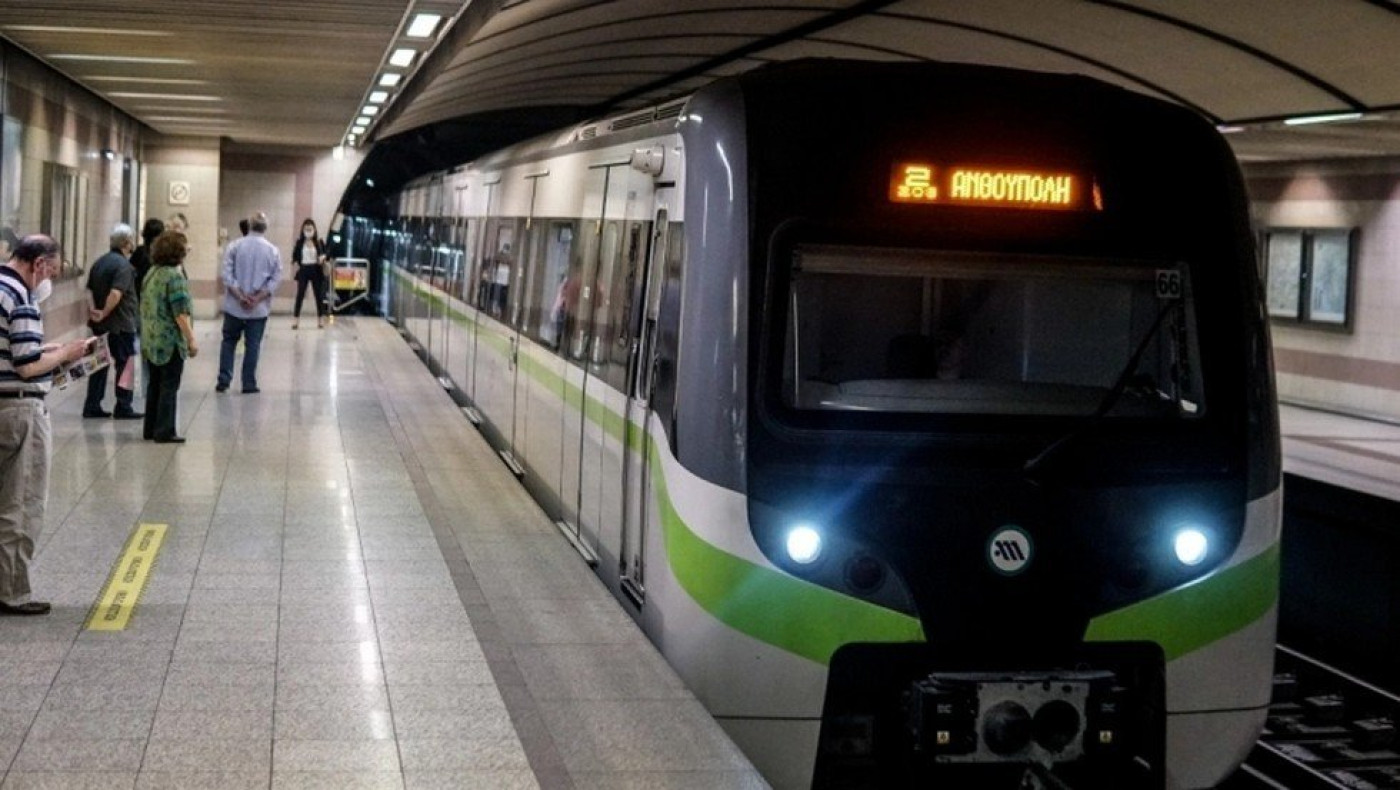 Τα 4 σενάρια που εξετάζει η κυβέρνηση για φθηνότερες μετακινήσεις στα ΜΜΜ