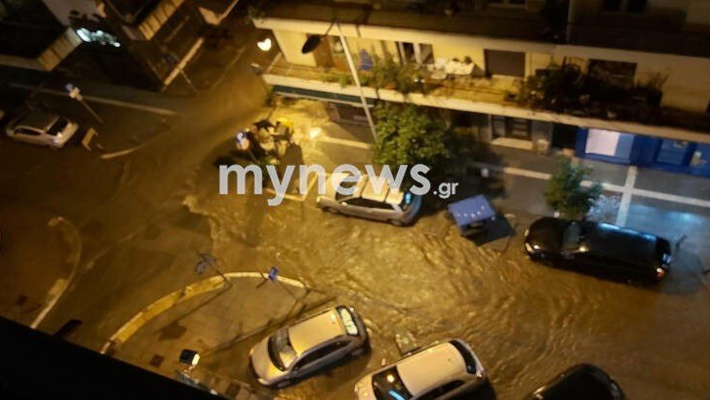 Θεσσαλονίκη: Πλημμύρισαν οι δρόμοι από τη βραδινή νεροποντή -Έκλεισε το τούνελ Ευόσμου