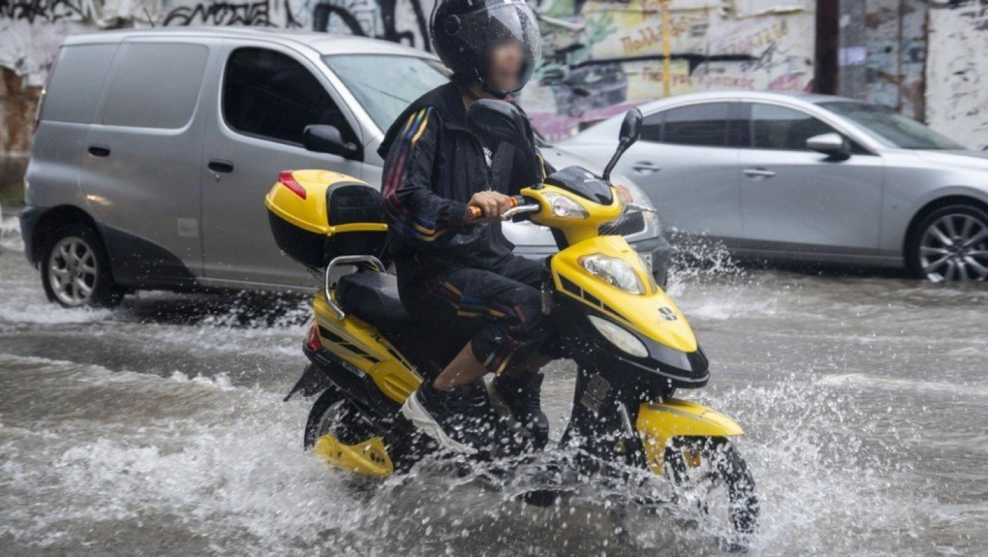 Χαλάει ο καιρός: Βαρομετρικό χαμηλό από Λευκορωσία - Ουκρανία, φέρνει βροχές, καταιγίδες και πτώση της θερμοκρασίας