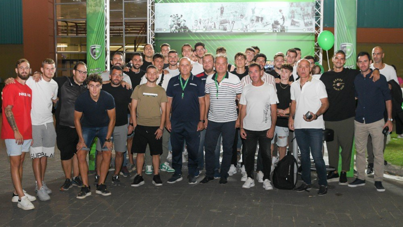 Η ποδοσφαιρική ομάδα του Μακεδονικού στην 86η ΔΕΘ (pics)