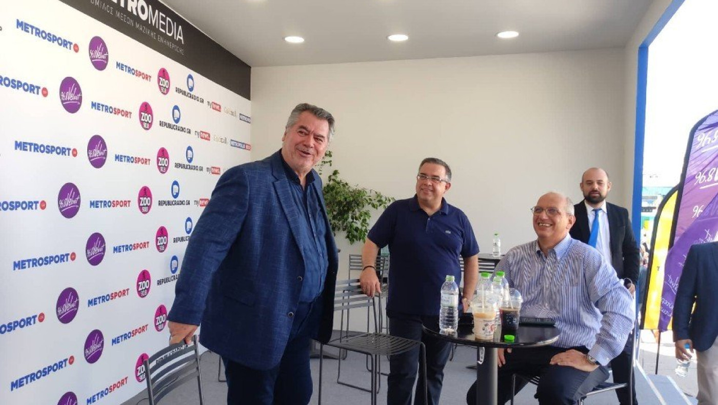 ΔΕΘ: O Γιάννης Οικονόμου, στο περίπτερο του ομίλου Metromedia