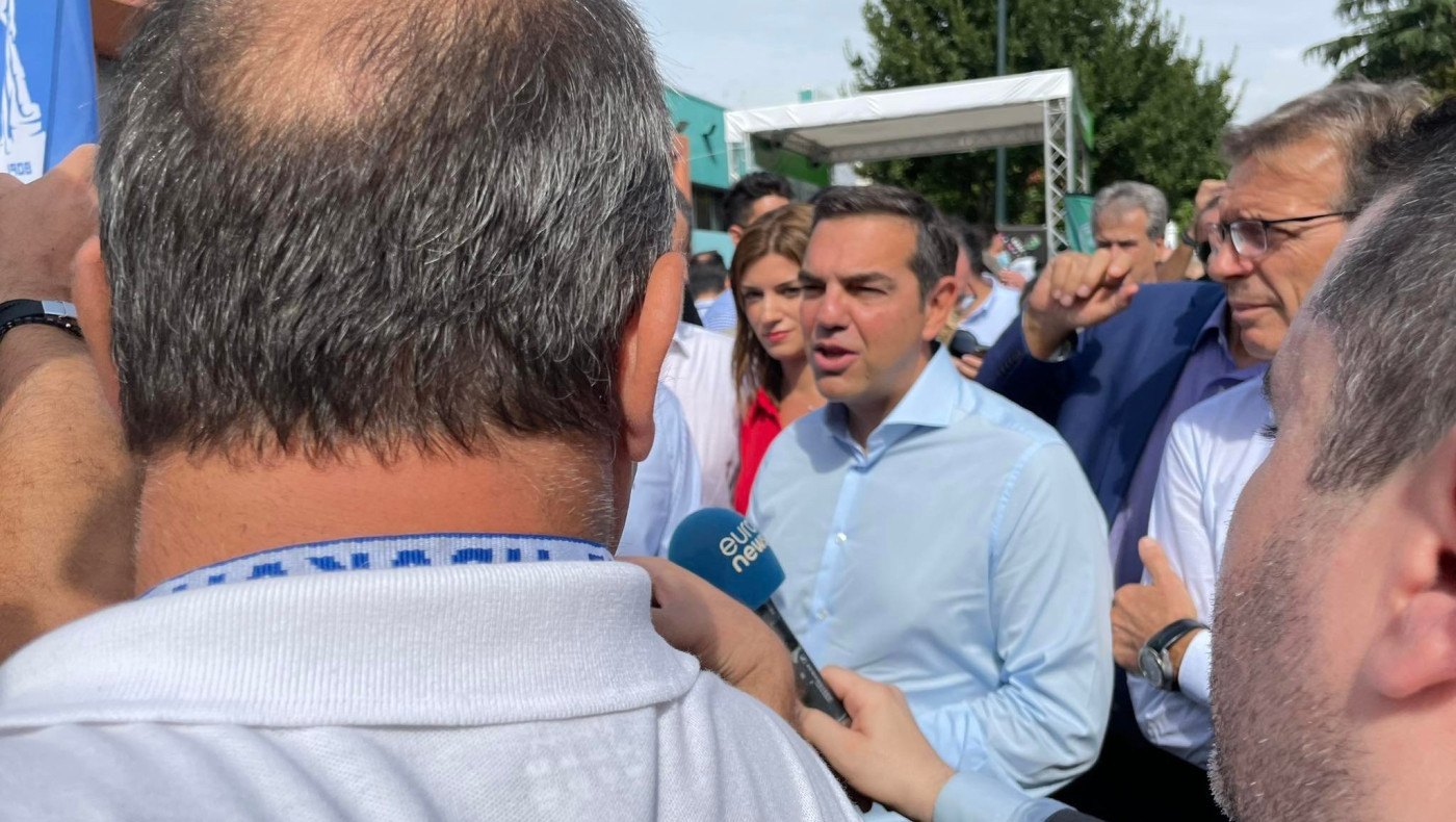 Ο Τσίπρας στο περίπτερο του Ηρακλή στη ΔΕΘ