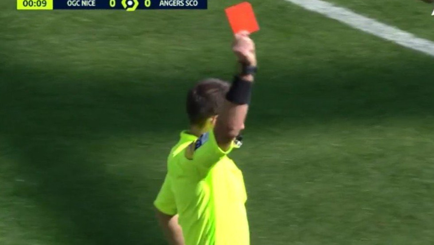 Παίκτης της Νις πήρε κόκκινη μόλις στο 9ο δευτερόλεπτο (vid)