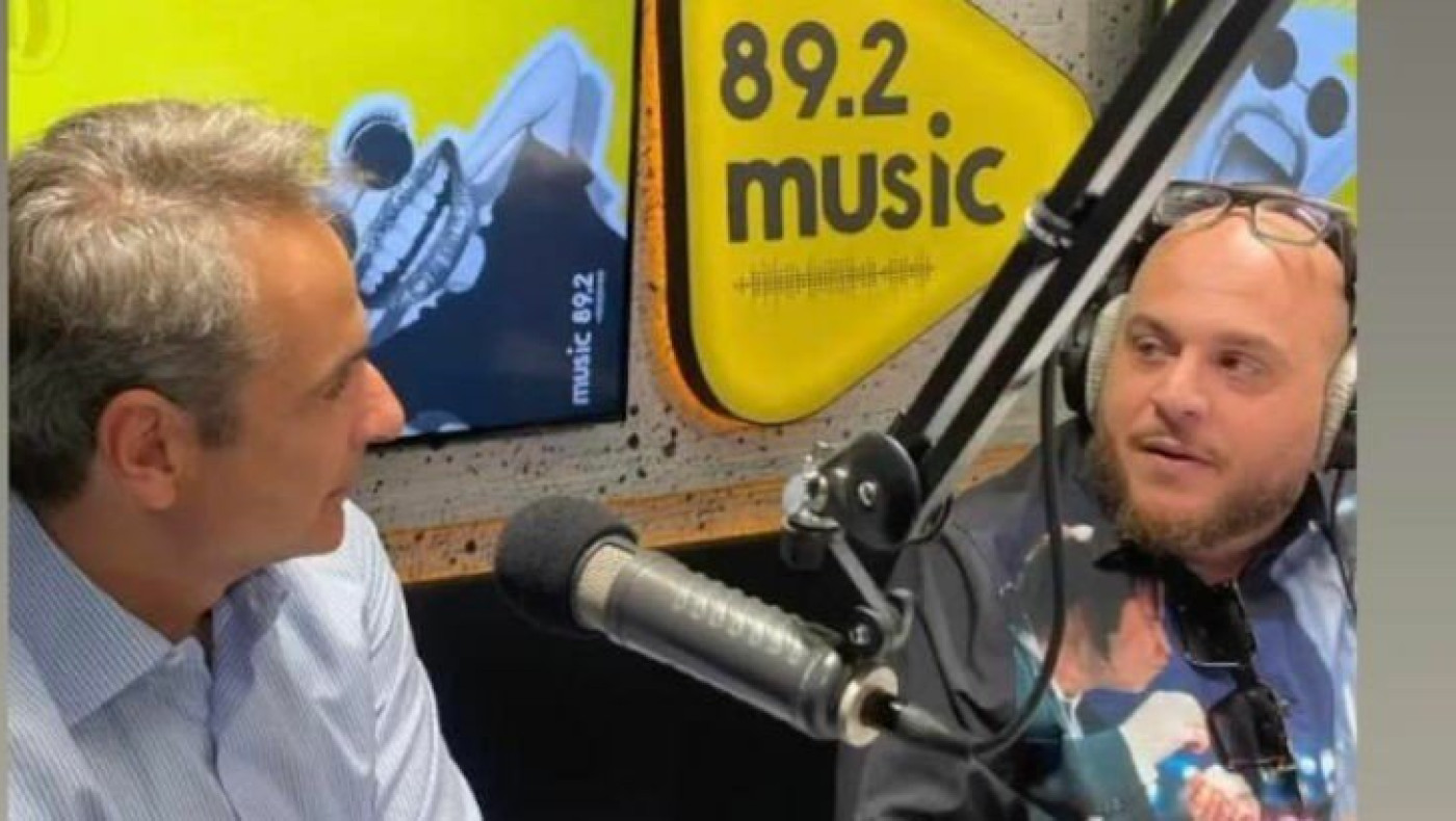 Ο Λαμπρόπουλος συνάντησε… Μητσοτάκη- Έπαιξαν «πάρε 5 δώσε 3»- Ποιο το σχόλιο του πρωθυπουργού (pics)