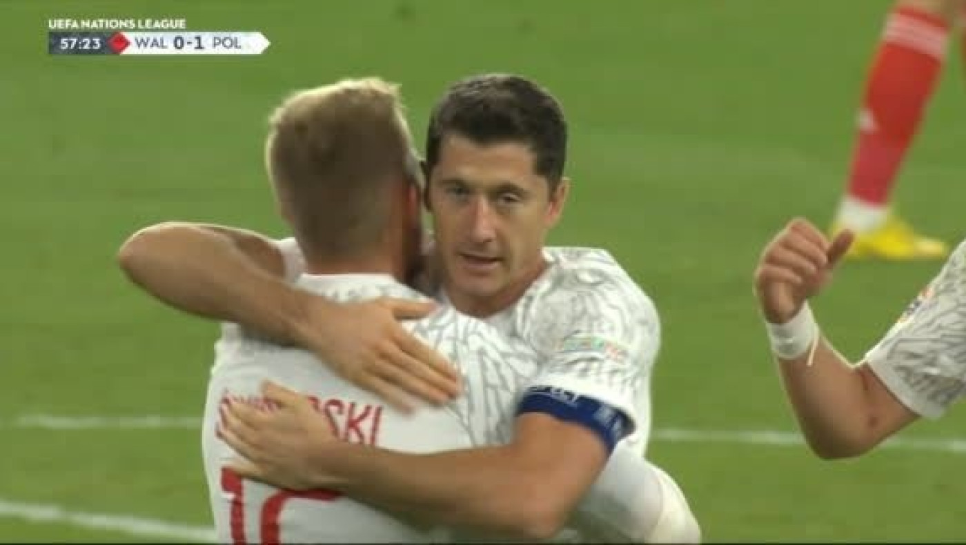 Ασίστ Λεβαντόφσκι και πολύ όμορφο γκολ του Σφιντέρσκι εναντίον της Ουαλίας (vid)