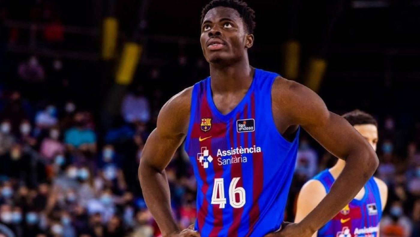 Ο Τζέιμς Νάτζι της Μπαρτσελόνα είδε την οικογένεια του μετά από τέσσερα χρόνια