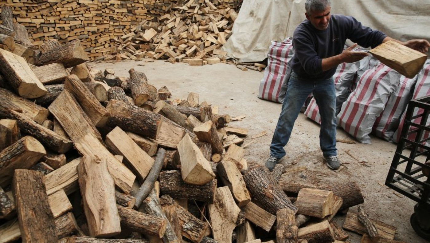 «Συναγερμός» για τα καυσόξυλα: «Υπεύθυνα για 15.000 ξαφνικούς θανάτους κάθε χρόνο στην Ελλάδα»