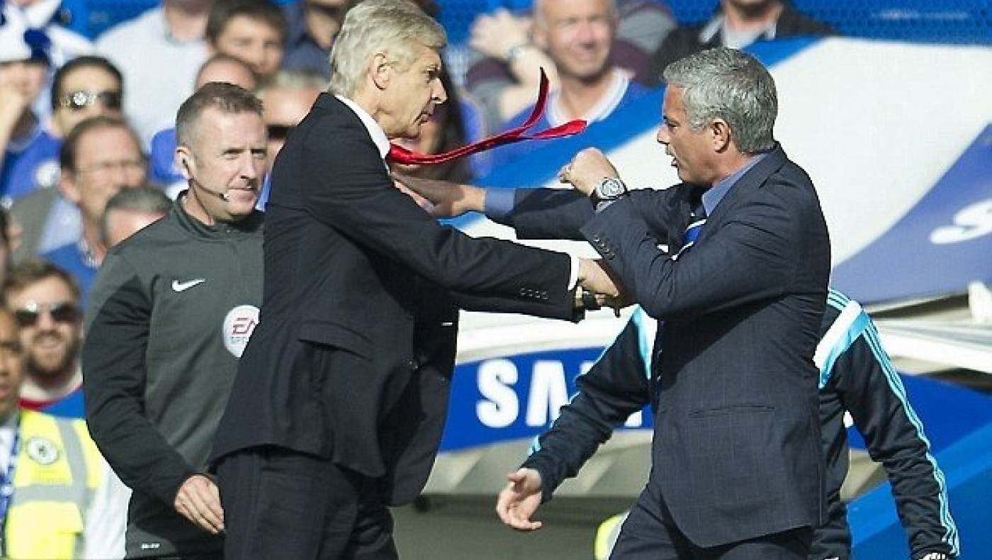 «Δεν πετυχαίνει τίποτα και παραμένει βασιλιάς»