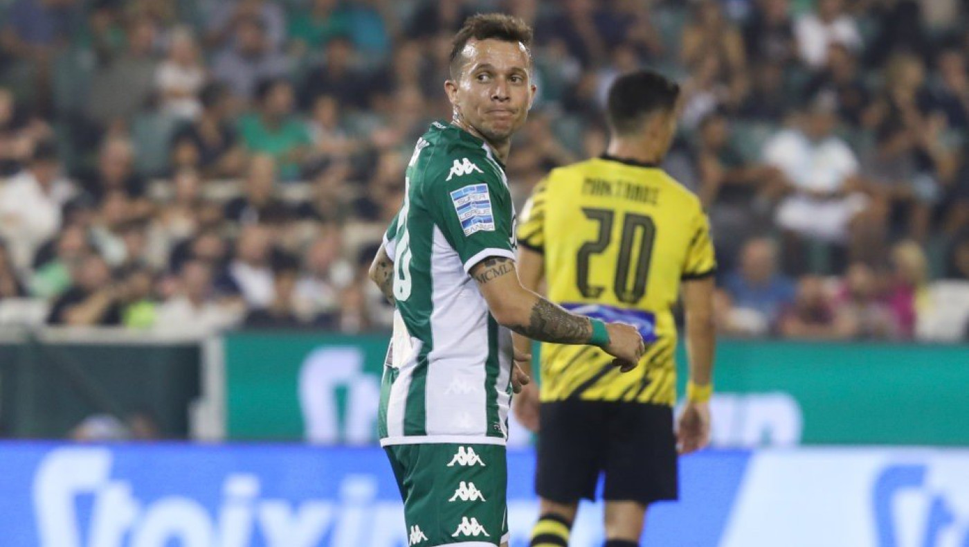 Παναθηναϊκός: Με Μπερνάρντ αντί Παλάσιος και Σένκεφελντ-Μάγκνουσον στο κέντρο της άμυνας