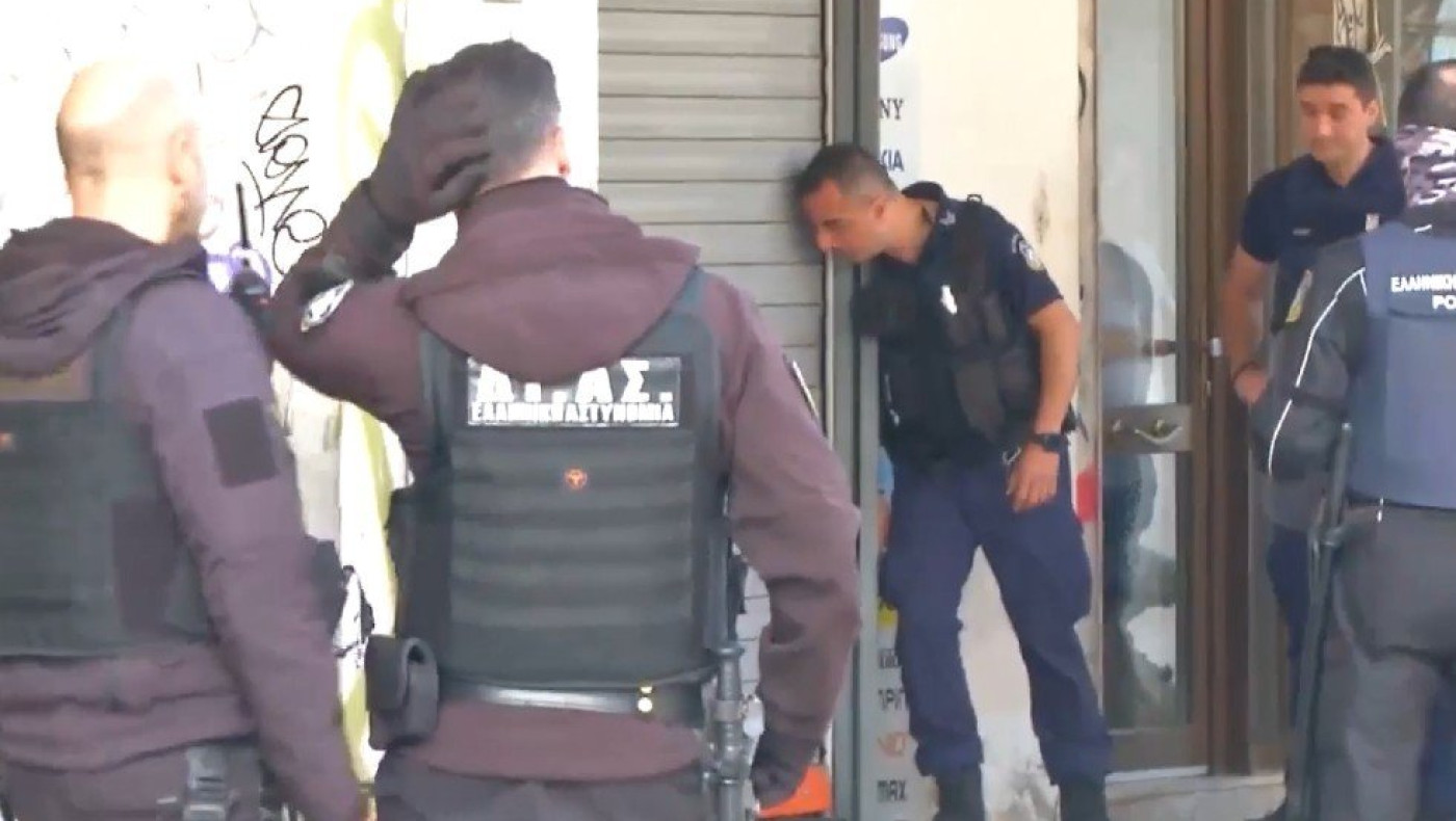 Ληστεία στη Θεσσαλονίκη: Ταμπουρώθηκαν σε κατάστημα και μετά συνελήφθησαν