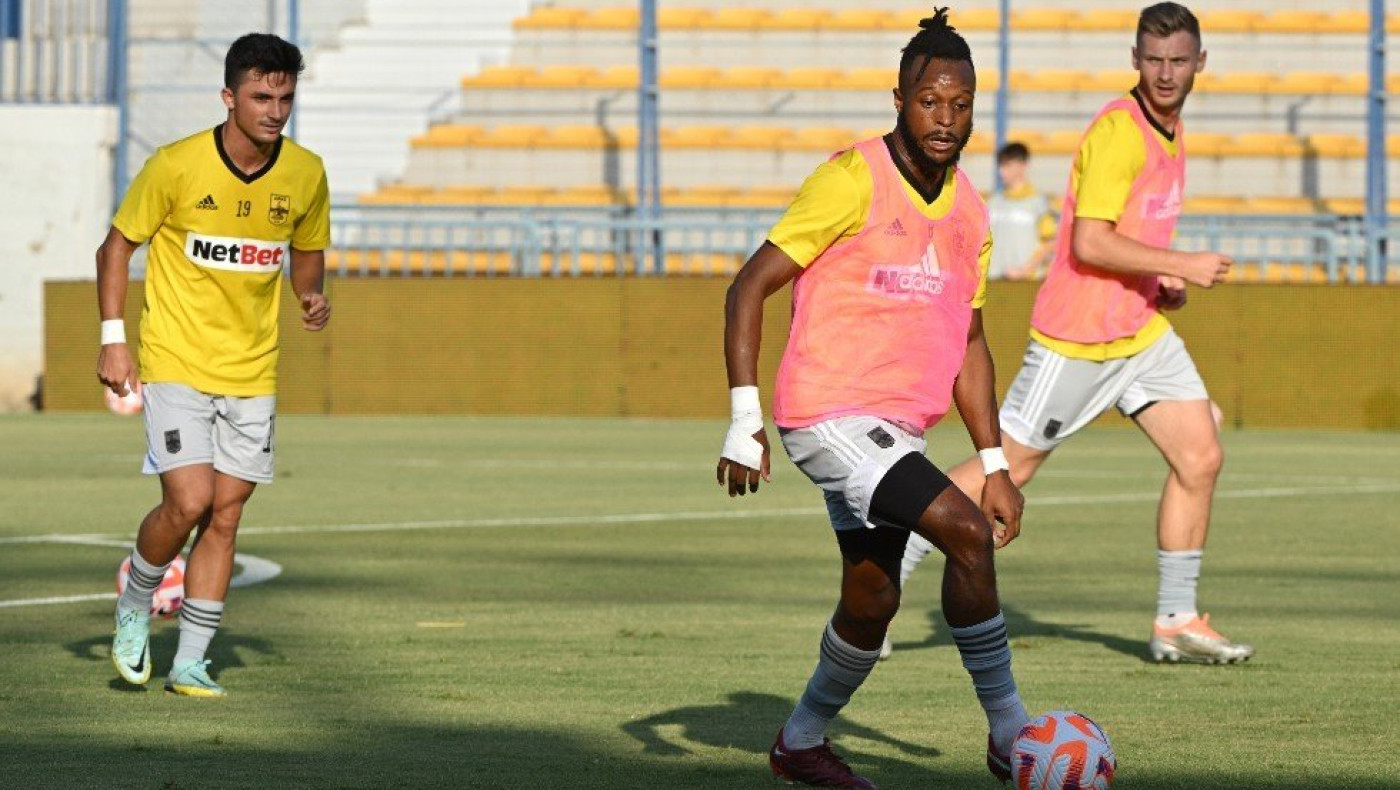 Άρης: Αγωνία για τον Ντουκουρέ