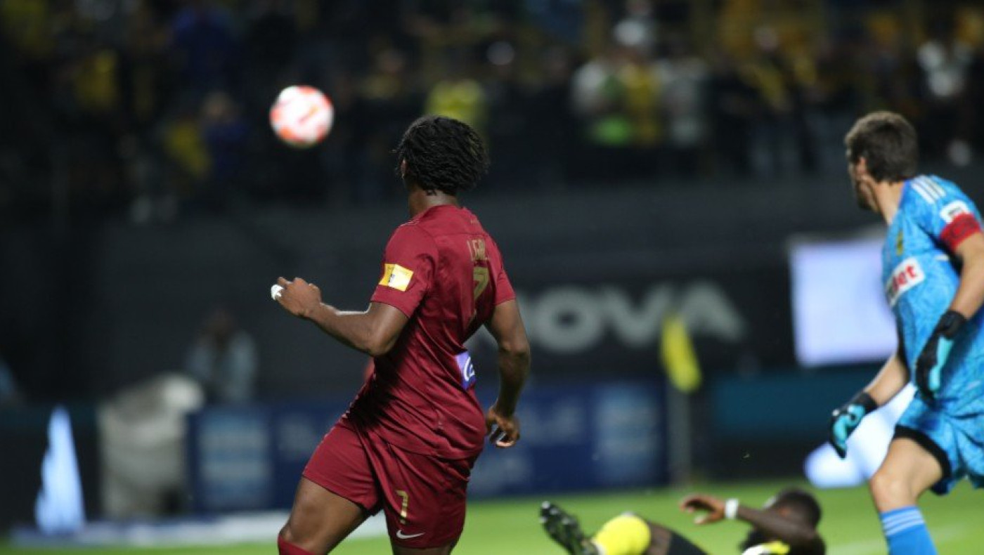 Νέο τραγικό λάθος του Άρη και 0-2 η ΑΕΚ με Γκαρσία