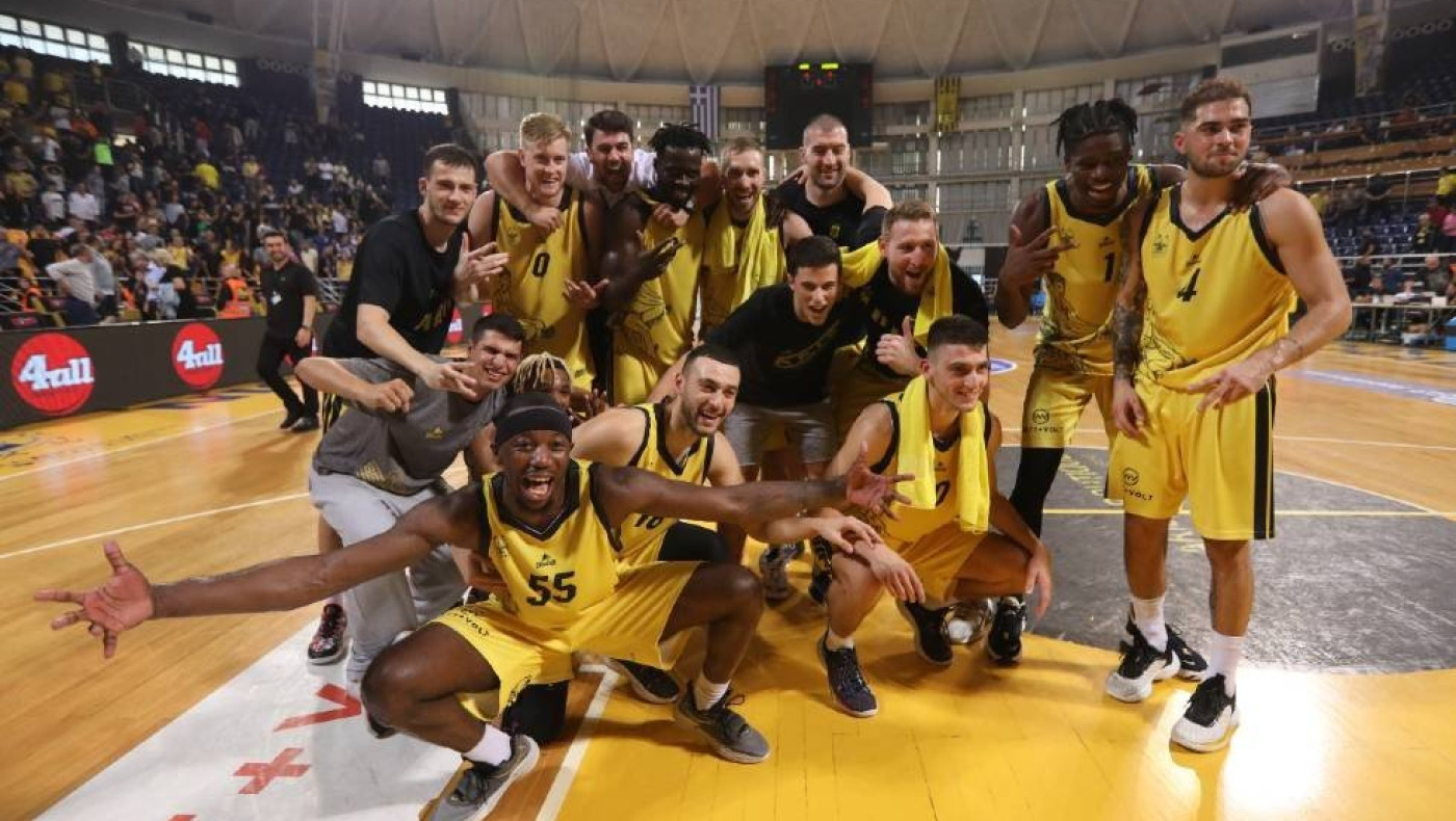 Άρης: Οι «κίτρινοι»  έστησαν... πάρτι μετά την μεγάλη νίκη κόντρα στον Παναθηναϊκό