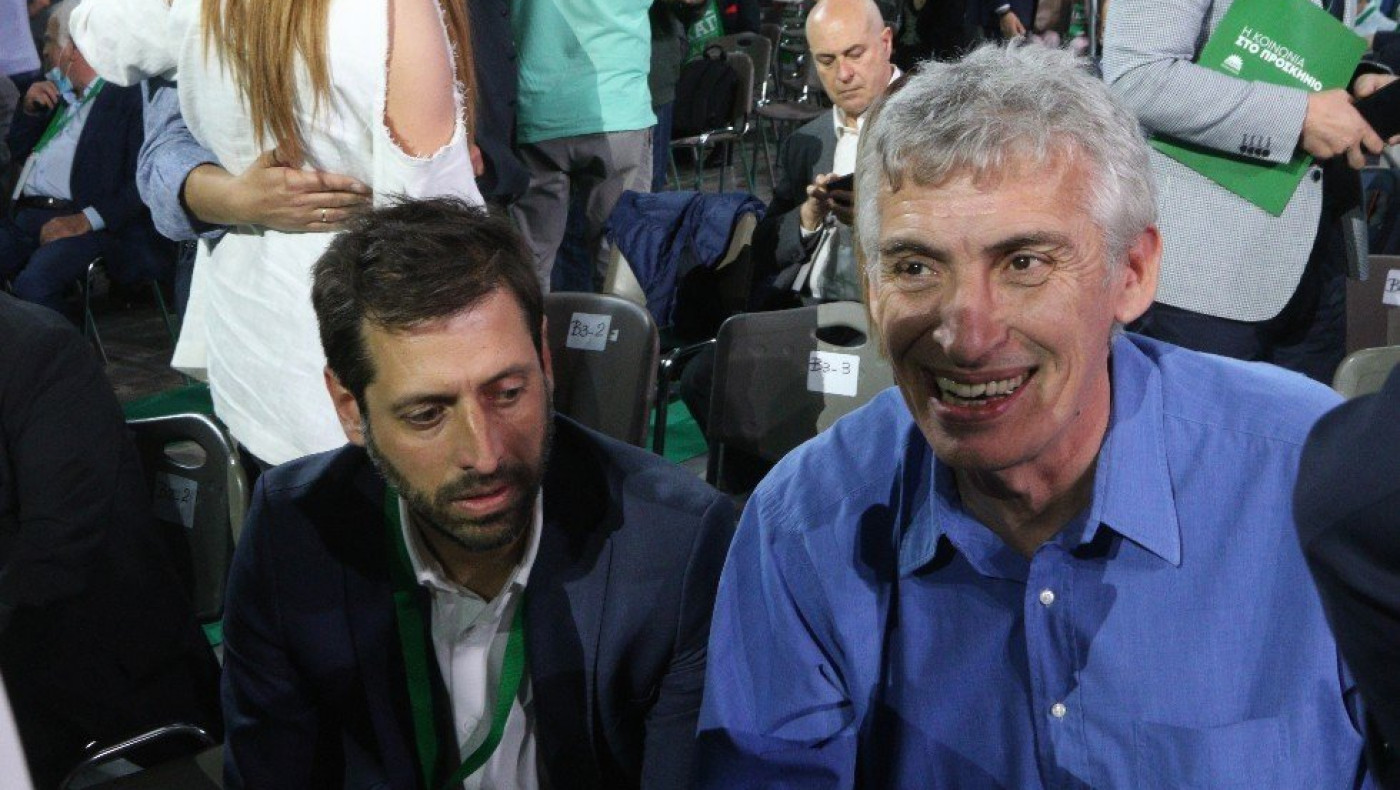 Φασούλας σε Τσιάρτα: «Βασίλη άλλαξε καφενείο»