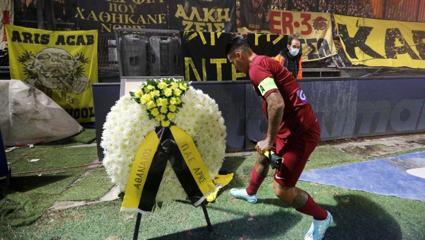 Ο Αραούχο άφησε το μπλουζάκι για τον Άλκη στο μνημείο του στο Βικελίδης