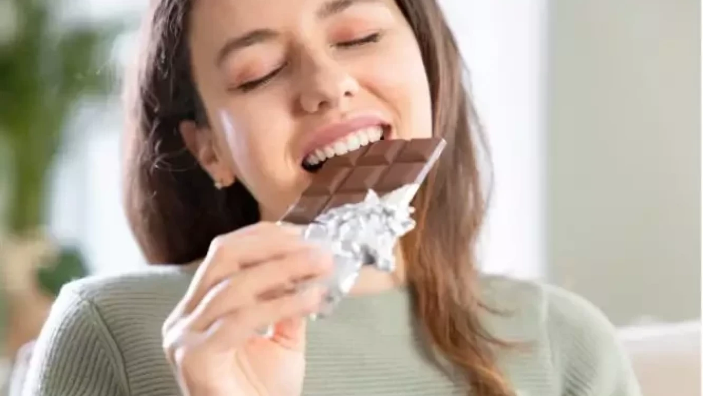 Αυτό είναι το μεγάλο λάθος που κάνεις τόσο καιρό, όταν τρως σοκολάτα!
