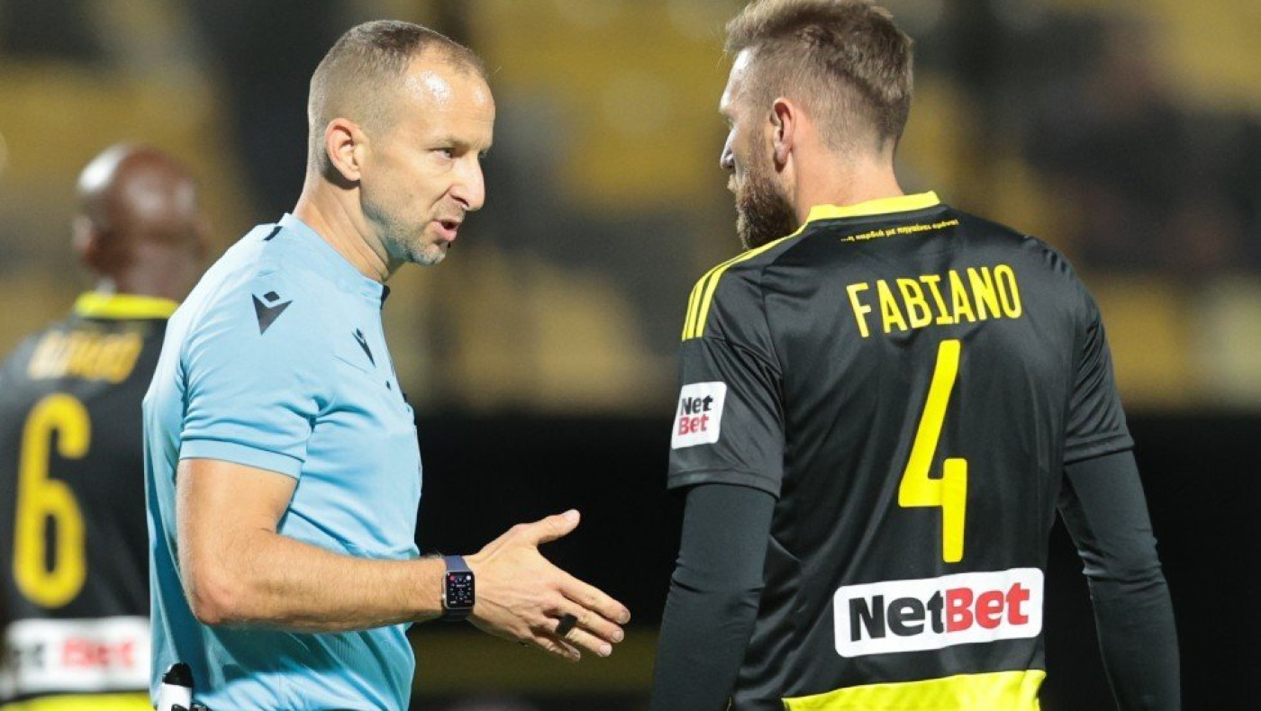 Ένα βήμα πριν την... εξέδρα ο Φαμπιάνο