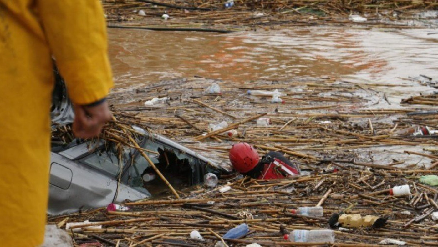 Συγκλονίζει ο σύζυγος της 50χρονης που βρέθηκε νεκρή στην Κρήτη: «Την είδα να επιπλέει, την έκρυβαν τα σκουπίδια»