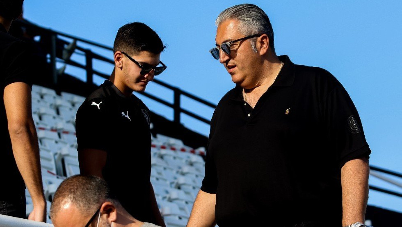 Έξαλλοι οι Κρητικοί καταγγέλουν τον Μπούση για την «πλάτη που έβαλε» στον Ολυμπιακό