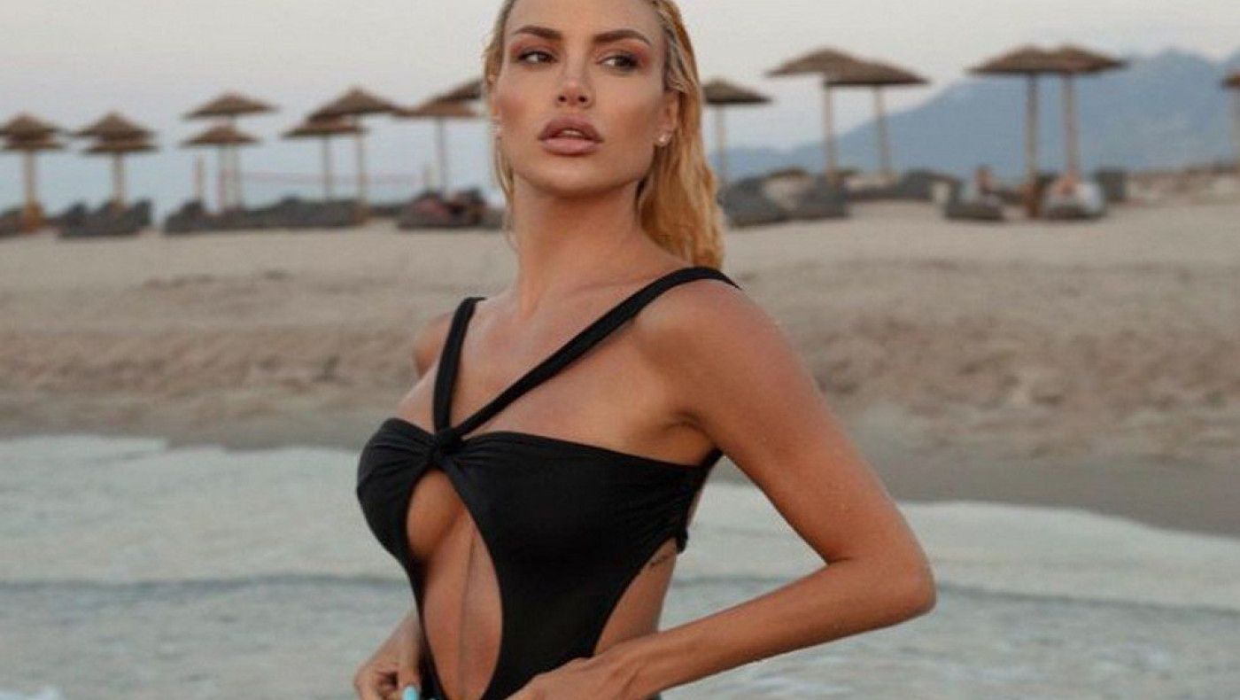 Αλεξάνδρα Παναγιώταρου: Ποζάρει φορώντας το μπουρνούζι της και «αρρωσταίνει» το Instagram