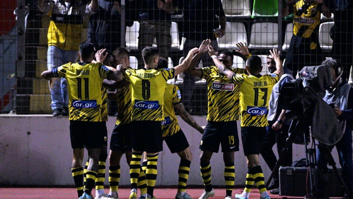 Η ΑΕΚ καθάρισε τον Λεβαδειακό, χτίζει σερί και περιμένει τον ΠΑΟΚ