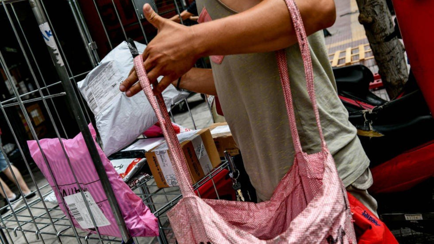 Αυξήσεις στις μεταφορικές εταιρείες: Ακριβαίνουν μετακομίσεις και αποστολές δεμάτων