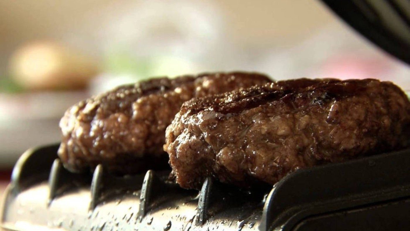 Πρώην vegan ζει μόνο με κρέας και γαλακτοκομικά